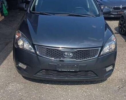 Серый Киа Сид, объемом двигателя 1.59 л и пробегом 210 тыс. км за 6200 $, фото 1 на Automoto.ua