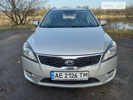Киа Сид 2010 в Кривом Роге на Automoto.ua Серый Киа Сид, объемом двигателя 1.6 л и пробегом 132 тыс. км за 6800 $, фото 1 на Automoto.ua