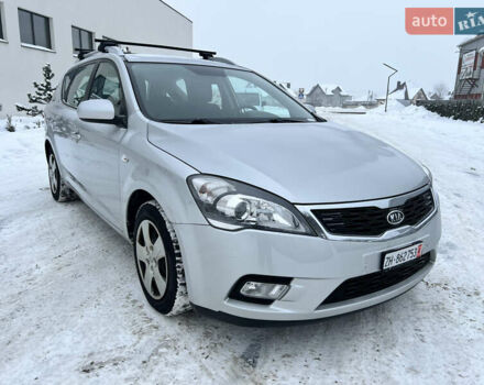 Серый Киа Сид, объемом двигателя 1.6 л и пробегом 206 тыс. км за 5800 $, фото 1 на Automoto.ua