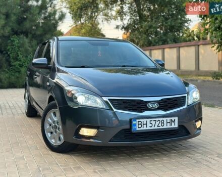 Серый Киа Сид, объемом двигателя 1.6 л и пробегом 117 тыс. км за 8200 $, фото 1 на Automoto.ua