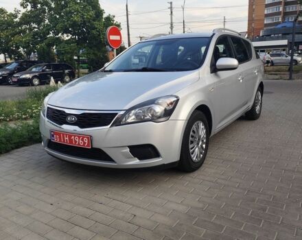 Серый Киа Сид, объемом двигателя 1.4 л и пробегом 216 тыс. км за 6200 $, фото 1 на Automoto.ua