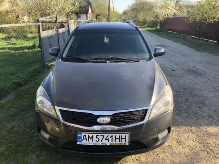 Серый Киа Сид, объемом двигателя 1.6 л и пробегом 225 тыс. км за 6000 $, фото 1 на Automoto.ua