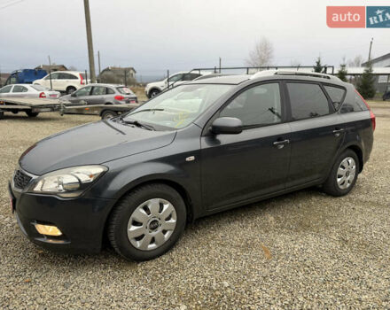 Серый Киа Сид, объемом двигателя 1.4 л и пробегом 250 тыс. км за 4999 $, фото 1 на Automoto.ua