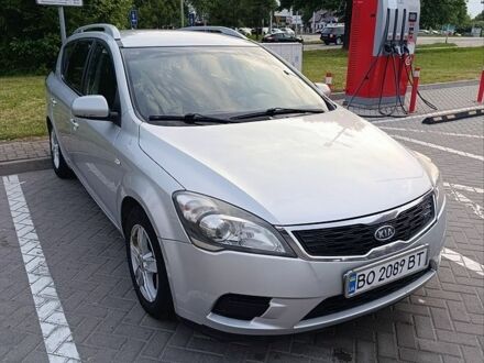 Серый Киа Сид, объемом двигателя 1.6 л и пробегом 260 тыс. км за 6100 $, фото 1 на Automoto.ua