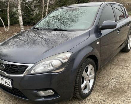 Серый Киа Сид, объемом двигателя 1.6 л и пробегом 300 тыс. км за 6700 $, фото 1 на Automoto.ua
