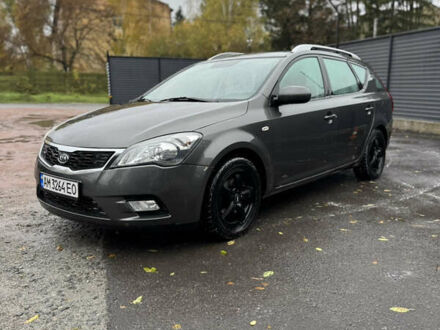 Киа Сид 2011 в Житомире на Automoto.ua Серый Киа Сид, объемом двигателя 1.6 л и пробегом 272 тыс. км за 5700 $, фото 1 на Automoto.ua