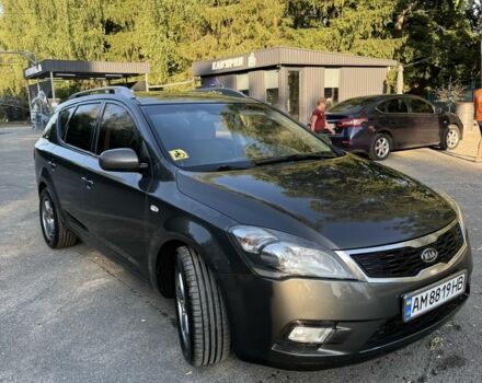 Серый Киа Сид, объемом двигателя 1.6 л и пробегом 380 тыс. км за 5499 $, фото 1 на Automoto.ua