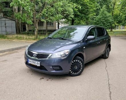 Серый Киа Сид, объемом двигателя 1.4 л и пробегом 280 тыс. км за 5700 $, фото 1 на Automoto.ua