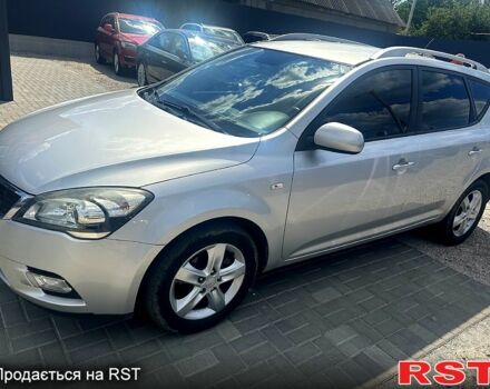 Серый Киа Сид, объемом двигателя 1.4 л и пробегом 200 тыс. км за 7800 $, фото 1 на Automoto.ua