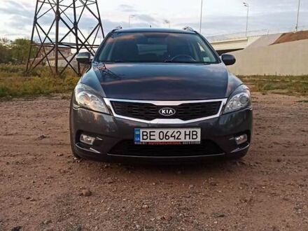 Серый Киа Сид, объемом двигателя 1.59 л и пробегом 240 тыс. км за 6099 $, фото 1 на Automoto.ua