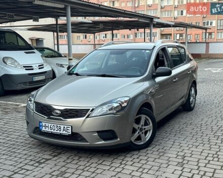 Серый Киа Сид, объемом двигателя 1.4 л и пробегом 178 тыс. км за 6700 $, фото 1 на Automoto.ua