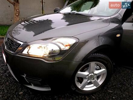 Серый Киа Сид, объемом двигателя 1.4 л и пробегом 187 тыс. км за 6200 $, фото 1 на Automoto.ua