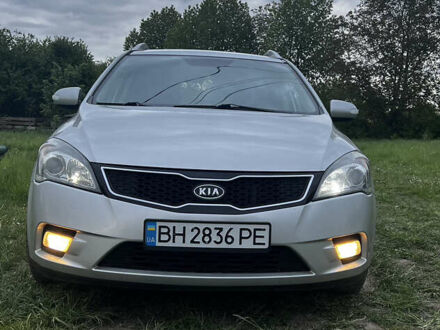 Кіа Сід 2011 у Хмельницькому на Automoto.ua Сірий Кіа Сід, об'ємом двигуна 1.58 л та пробігом 266 тис. км за 6500 $, фото 1 на Automoto.ua