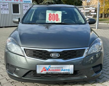 Киа Сид 2011 в Кривом Роге на Automoto.ua Серый Киа Сид, объемом двигателя 1.4 л и пробегом 220 тыс. км за 6000 $, фото 1 на Automoto.ua