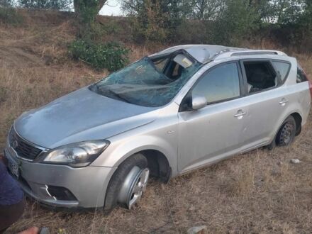 Серый Киа Сид, объемом двигателя 0 л и пробегом 234 тыс. км за 3000 $, фото 1 на Automoto.ua