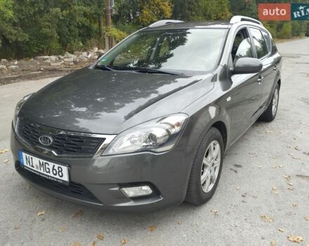 Серый Киа Сид, объемом двигателя 1.6 л и пробегом 247 тыс. км за 7950 $, фото 1 на Automoto.ua