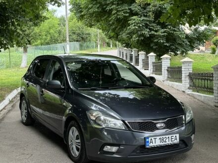 Серый Киа Сид, объемом двигателя 1.6 л и пробегом 209 тыс. км за 7000 $, фото 1 на Automoto.ua