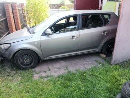 Киа Сид 2012 в Львове на Automoto.ua Серый Киа Сид, объемом двигателя 1.6 л и пробегом 210 тыс. км за 6500 $, фото 1 на Automoto.ua