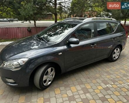 Серый Киа Сид, объемом двигателя 1.4 л и пробегом 182 тыс. км за 6200 $, фото 1 на Automoto.ua