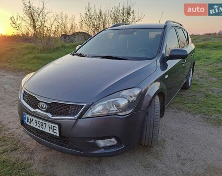 Серый Киа Сид, объемом двигателя 1.6 л и пробегом 528 тыс. км за 5400 $, фото 1 на Automoto.ua