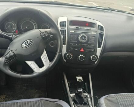 Серый Киа Сид, объемом двигателя 1.6 л и пробегом 340 тыс. км за 4900 $, фото 1 на Automoto.ua