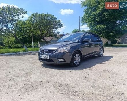 Серый Киа Сид, объемом двигателя 1.6 л и пробегом 210 тыс. км за 5650 $, фото 1 на Automoto.ua