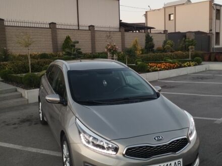 Серый Киа Сид, объемом двигателя 1.6 л и пробегом 181 тыс. км за 11750 $, фото 1 на Automoto.ua
