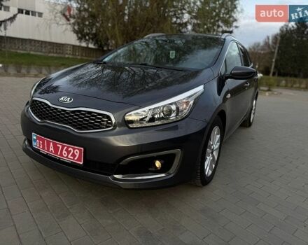 Серый Киа Сид, объемом двигателя 1.58 л и пробегом 150 тыс. км за 12500 $, фото 1 на Automoto.ua