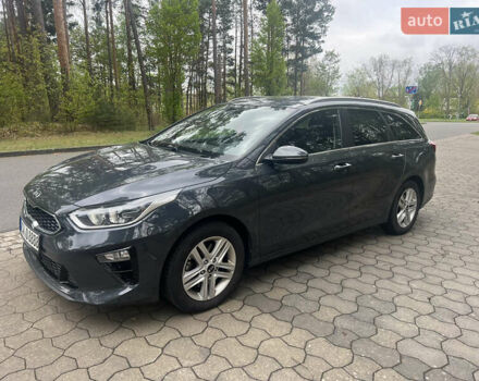 Серый Киа Сид, объемом двигателя 1.6 л и пробегом 150 тыс. км за 14999 $, фото 1 на Automoto.ua