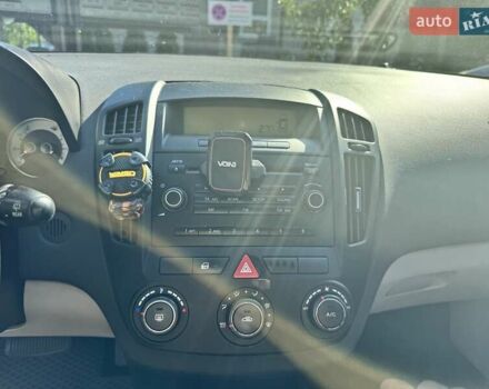 Синій Кіа Сід, об'ємом двигуна 1.6 л та пробігом 277 тис. км за 6200 $, фото 7 на Automoto.ua