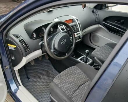 Синій Кіа Сід, об'ємом двигуна 2 л та пробігом 215 тис. км за 3850 $, фото 6 на Automoto.ua