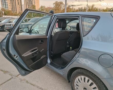 Киа Сид 2007 в Харькове на Automoto.ua Синий Киа Сид, объемом двигателя 1.6 л и пробегом 234 тыс. км за 6290 $, фото 12 на Automoto.ua