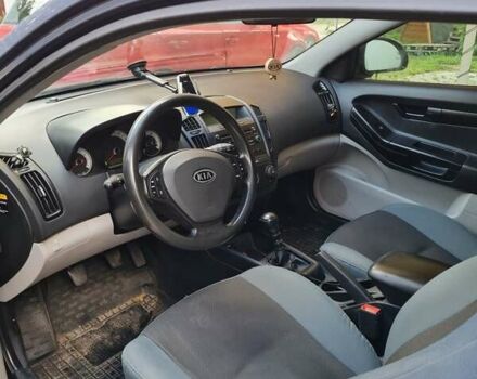 Синий Киа Сид, объемом двигателя 1.4 л и пробегом 220 тыс. км за 5400 $, фото 4 на Automoto.ua