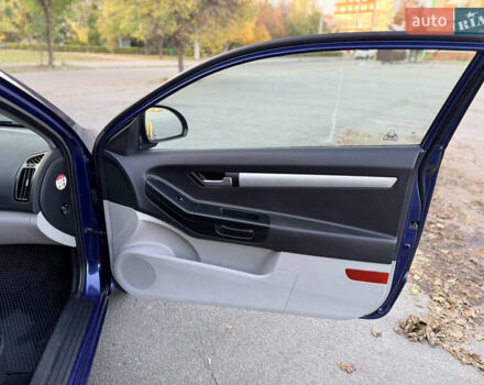 Киа Сид 2008 в Харькове на Automoto.ua Синий Киа Сид, объемом двигателя 1.6 л и пробегом 285 тыс. км за 5200 $, фото 8 на Automoto.ua