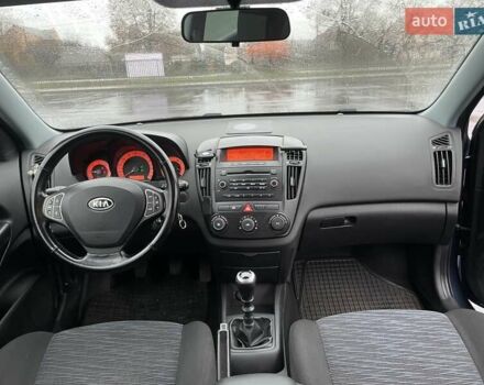 Синій Кіа Сід, об'ємом двигуна 1.6 л та пробігом 225 тис. км за 4999 $, фото 5 на Automoto.ua