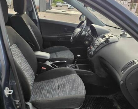 Кіа Сід 2008 у Чернігові на Automoto.ua Синій Кіа Сід, об'ємом двигуна 1.58 л та пробігом 300 тис. км за 4700 $, фото 1 на Automoto.ua