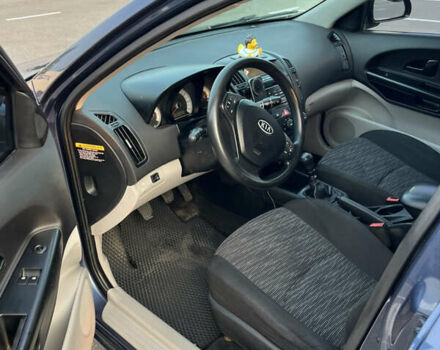 Синий Киа Сид, объемом двигателя 1.6 л и пробегом 380 тыс. км за 5000 $, фото 8 на Automoto.ua
