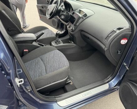 Синий Киа Сид, объемом двигателя 1.6 л и пробегом 242 тыс. км за 5800 $, фото 10 на Automoto.ua