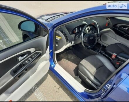 Синій Кіа Сід, об'ємом двигуна 2 л та пробігом 204 тис. км за 6500 $, фото 4 на Automoto.ua