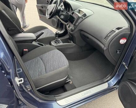 Синій Кіа Сід, об'ємом двигуна 1.58 л та пробігом 252 тис. км за 5800 $, фото 10 на Automoto.ua