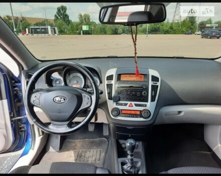 Синій Кіа Сід, об'ємом двигуна 2 л та пробігом 204 тис. км за 6500 $, фото 5 на Automoto.ua