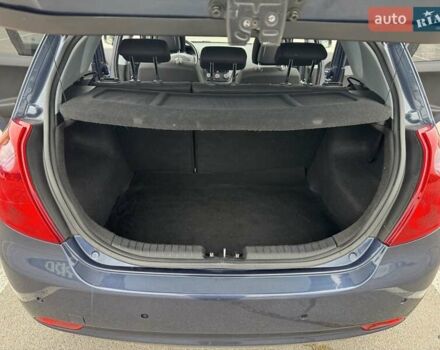Синій Кіа Сід, об'ємом двигуна 1.58 л та пробігом 252 тис. км за 5800 $, фото 14 на Automoto.ua