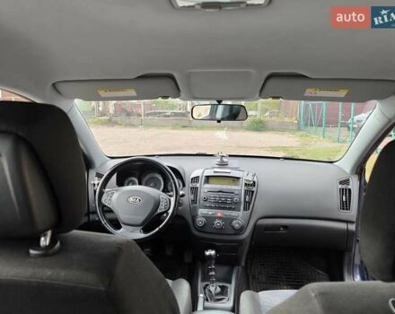 Кіа Сід 2008 у Чернігові на Automoto.ua Синій Кіа Сід, об'ємом двигуна 1.58 л та пробігом 300 тис. км за 4700 $, фото 2 на Automoto.ua
