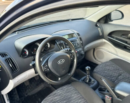 Синий Киа Сид, объемом двигателя 1.4 л и пробегом 177 тыс. км за 5800 $, фото 9 на Automoto.ua