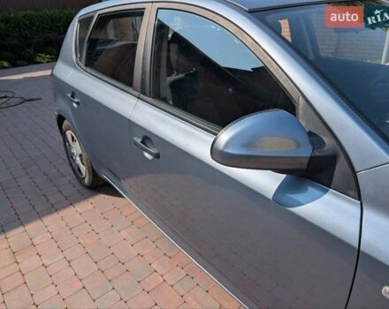 Синий Киа Сид, объемом двигателя 1.4 л и пробегом 200 тыс. км за 5500 $, фото 12 на Automoto.ua