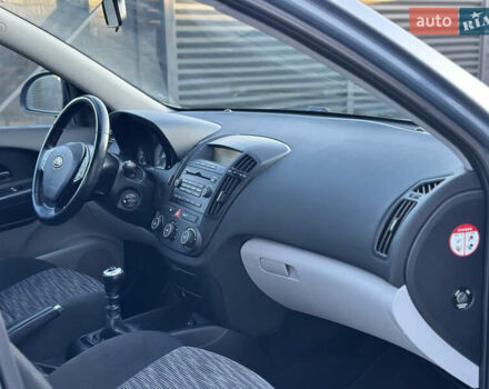 Синій Кіа Сід, об'ємом двигуна 1.4 л та пробігом 194 тис. км за 6450 $, фото 27 на Automoto.ua