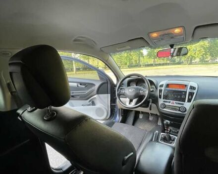 Синий Киа Сид, объемом двигателя 1.4 л и пробегом 336 тыс. км за 5200 $, фото 6 на Automoto.ua