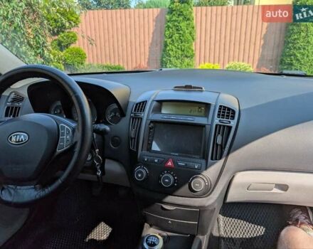 Синий Киа Сид, объемом двигателя 1.4 л и пробегом 200 тыс. км за 5500 $, фото 24 на Automoto.ua