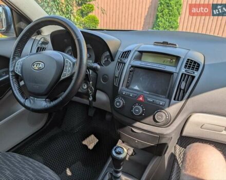 Синий Киа Сид, объемом двигателя 1.4 л и пробегом 200 тыс. км за 5500 $, фото 38 на Automoto.ua