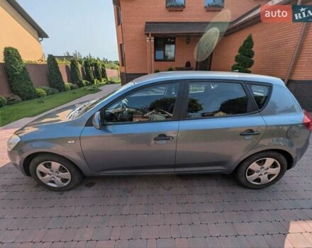 Синий Киа Сид, объемом двигателя 1.4 л и пробегом 200 тыс. км за 5500 $, фото 5 на Automoto.ua